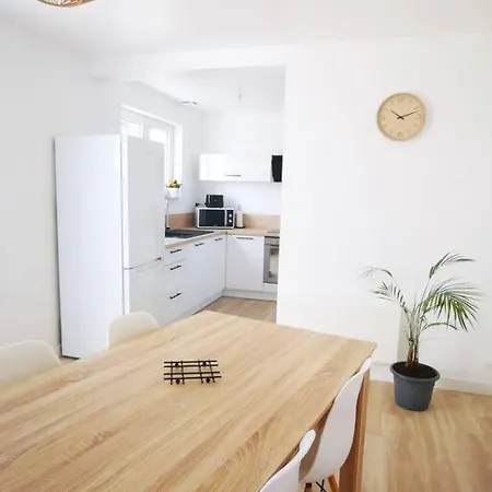Maison Avec Courette - 4 Pers - Wifi Et Linge Inclus * Beauvoir-sur-Niort